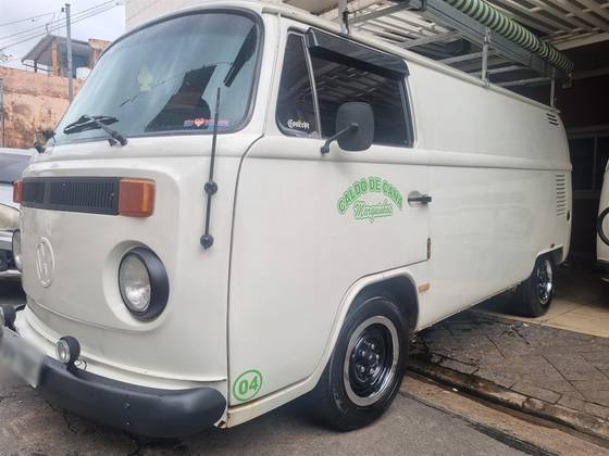 VOLKSWAGEN KOMBI 1.6 FURGÃO 8V GASOLINA 3P MANUAL
